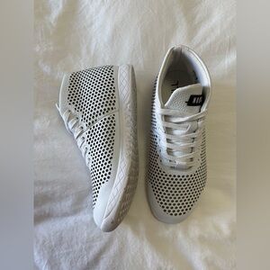 Nobull | Women's Size 9 | White Mid Trainers Athletic Shoes Sneakers | High Tops